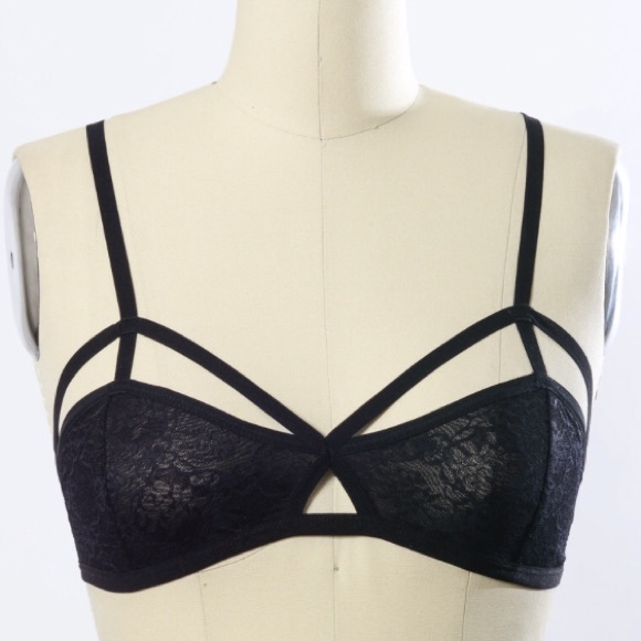 @closetchelle Other - 3 FOR $13 | NEW! Strappy Lace Bralette - Black
